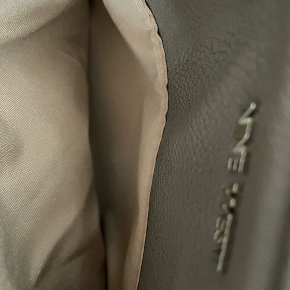 Tan crossbody purse - Picture 3 of 5